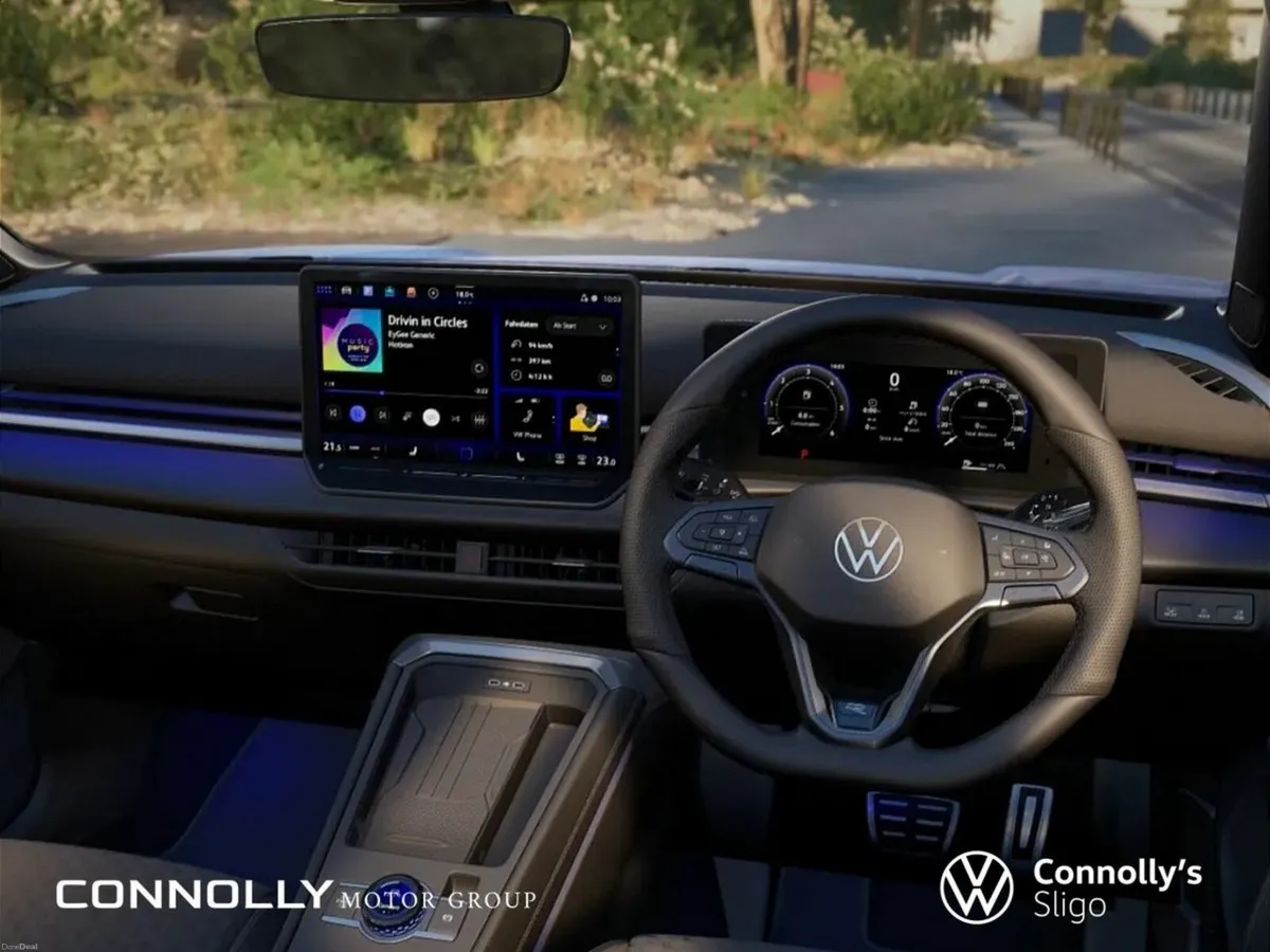 Volkswagen T-Roc RLINE 1.5TSI 150HP AUTO *NEW MODE - Image 4