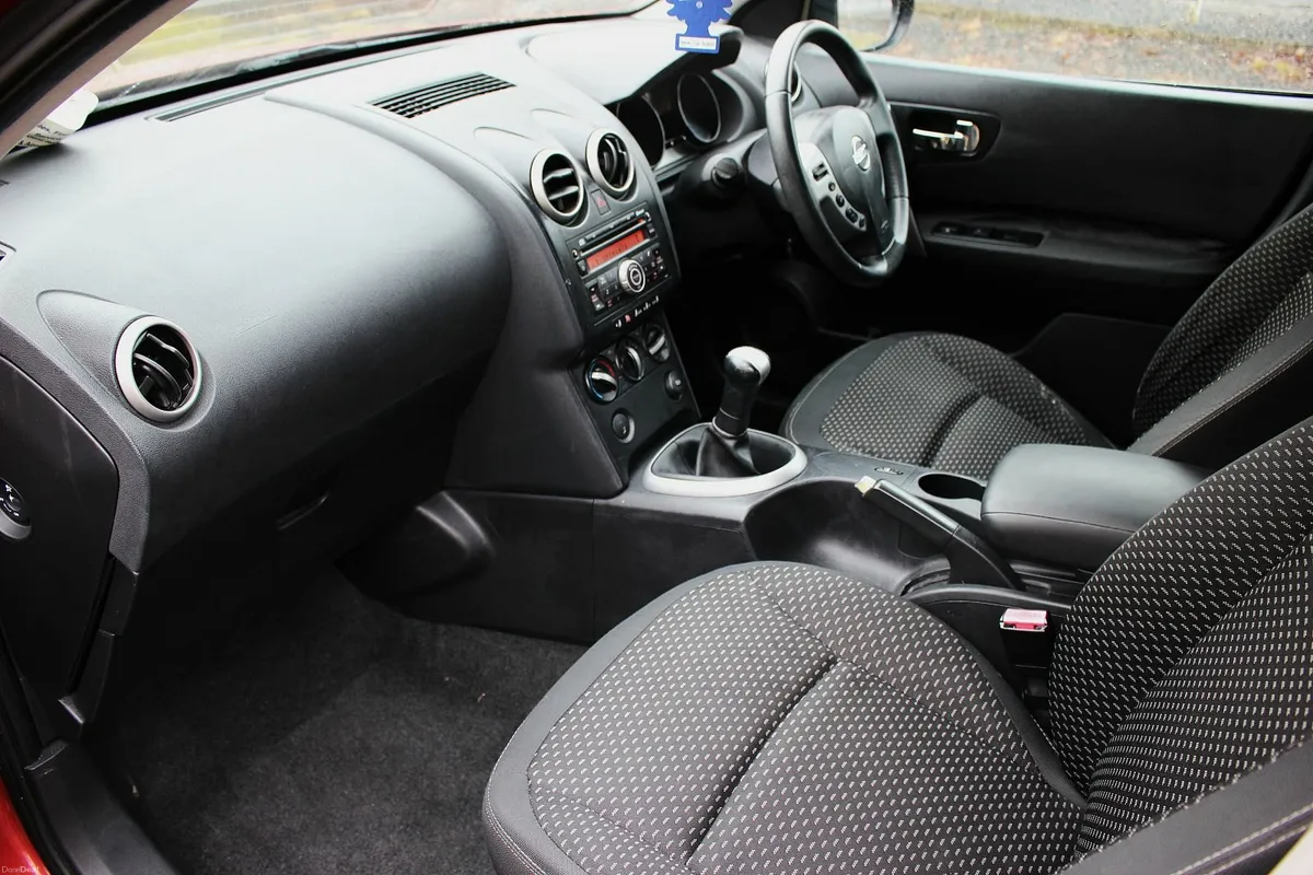 Nissan Qashqai 1.6  Petrol/NEW NCT 12.26/LOW 193km - Image 4