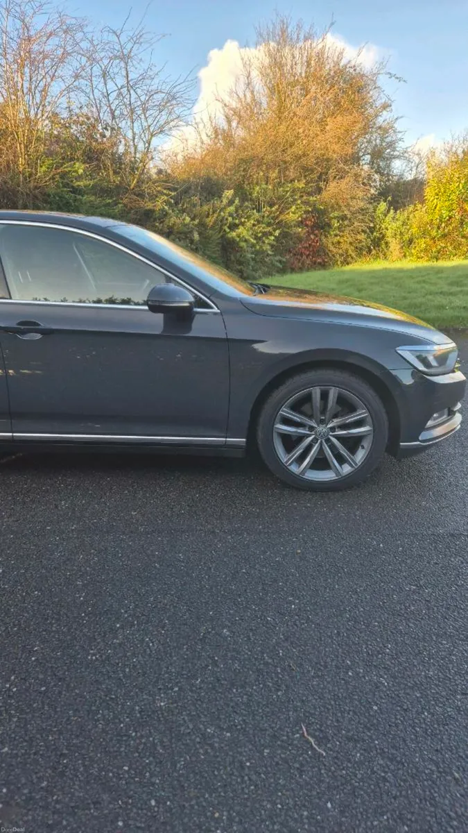 VW Passat 1.6 TDI GT BlueMotion High spec - Image 2