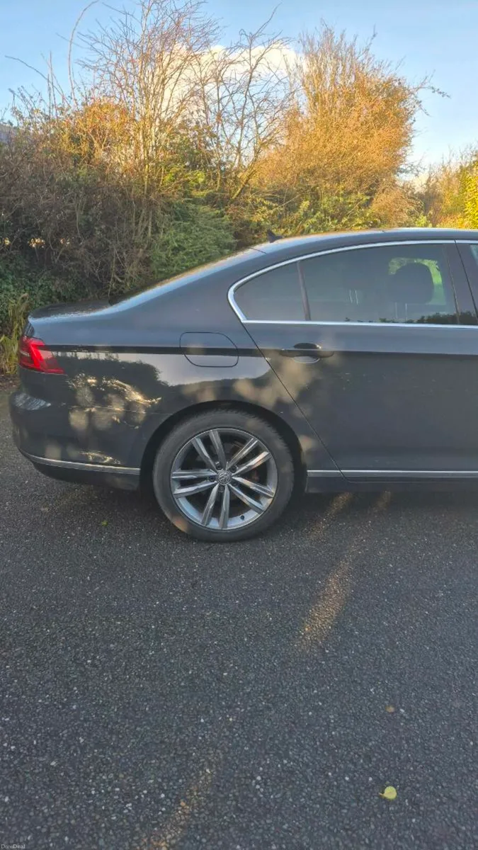 VW Passat 1.6 TDI GT BlueMotion High spec - Image 3