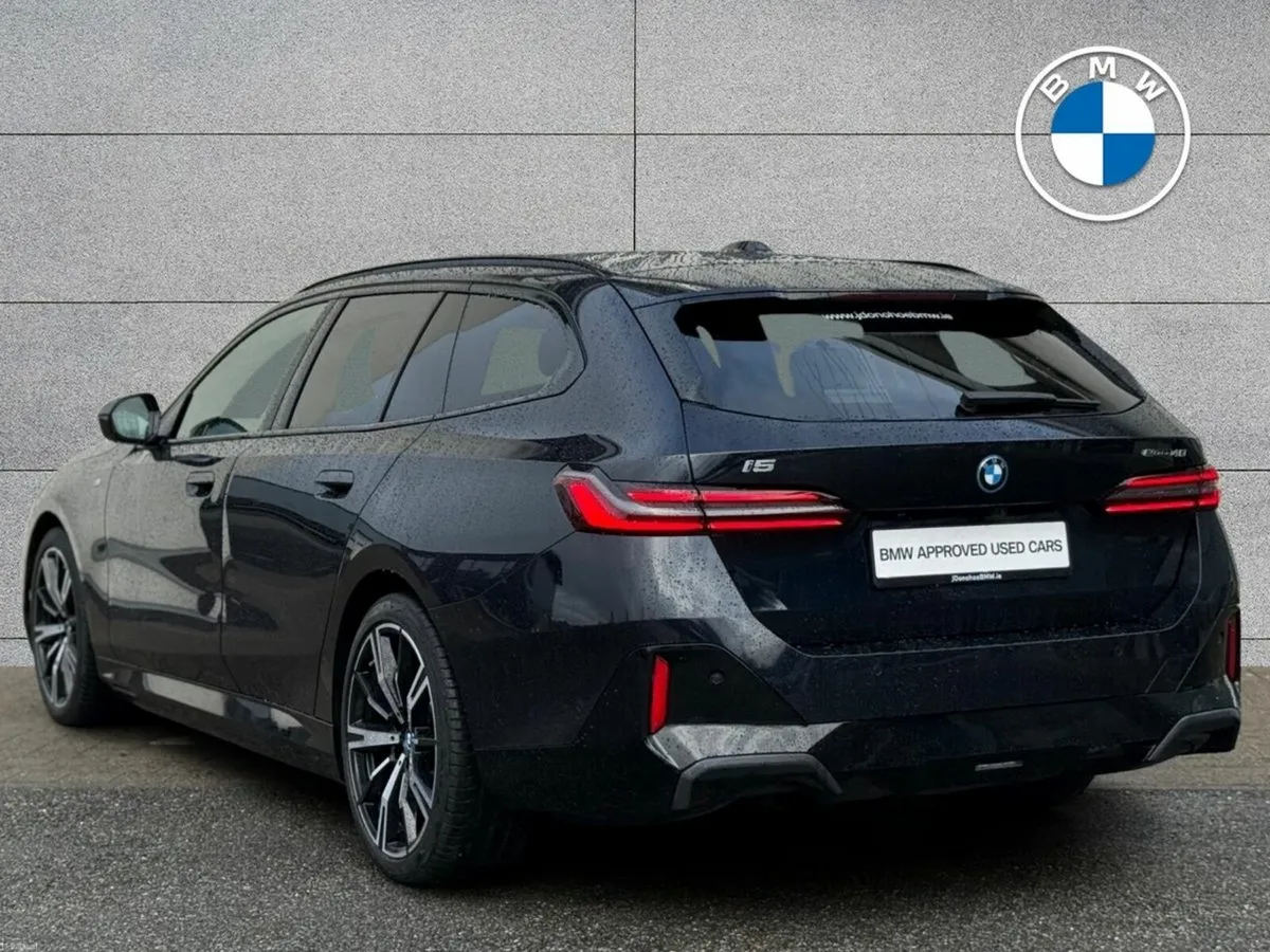 BMW i5 eDrive40 M Sport Pro Touring - Image 3