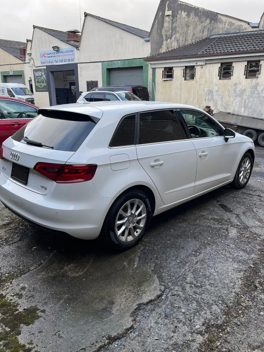 2015 AUDI A3 SPORTBACK 1.4 TFSI DSG AUTO - Image 3