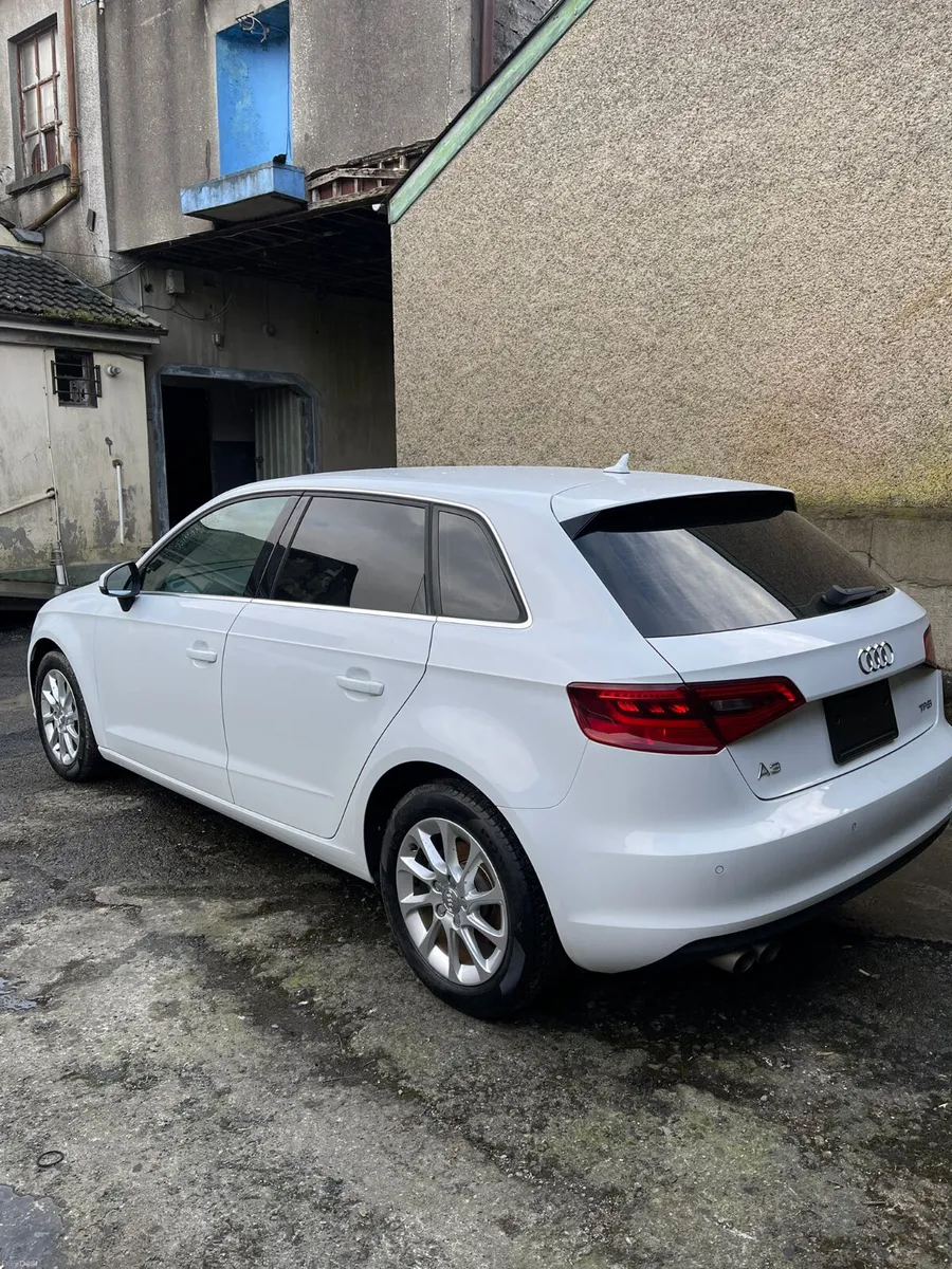 2015 AUDI A3 SPORTBACK 1.4 TFSI DSG AUTO - Image 4