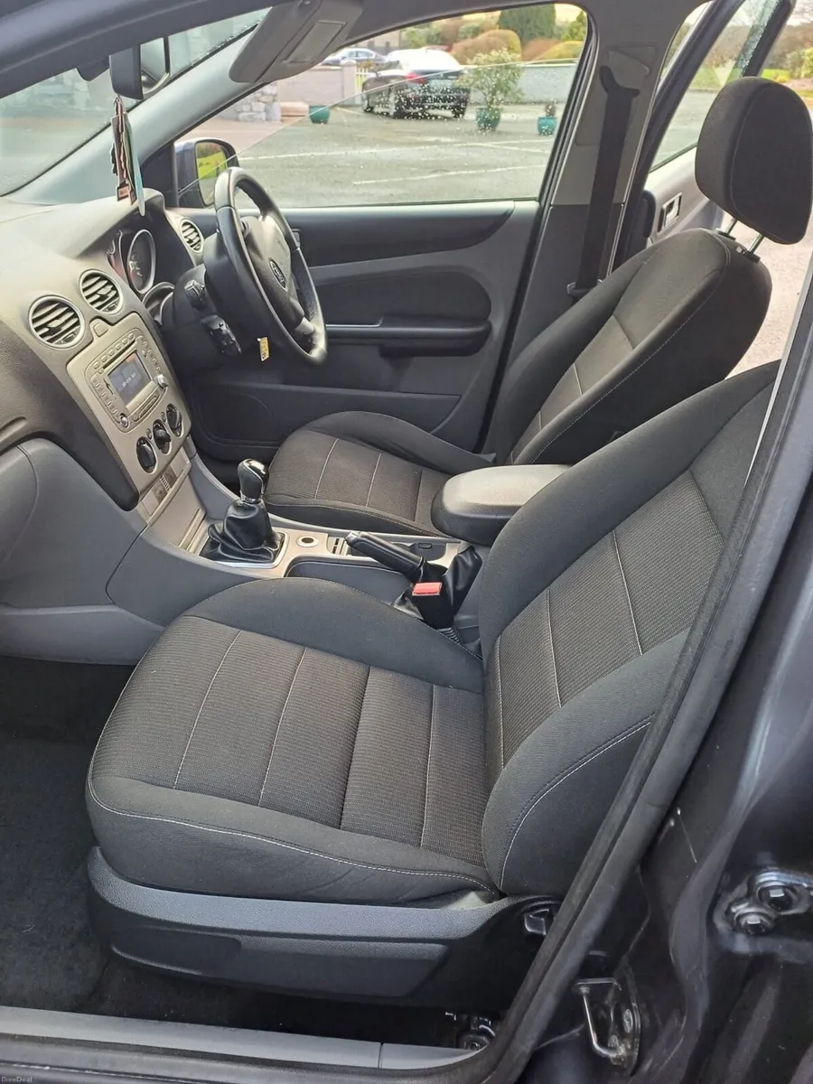 Ford focus 1.6 diesel zetec - Image 3