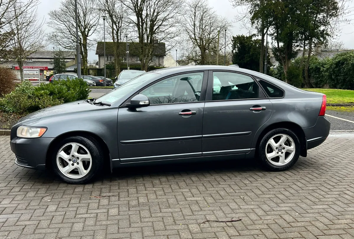 Volvo S40 2011 1.6 Diesel new nct 7/26 tax 3/26 - Image 4