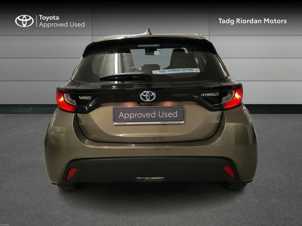 Toyota Yaris HYBRID 1.5 LUNA - Image 4