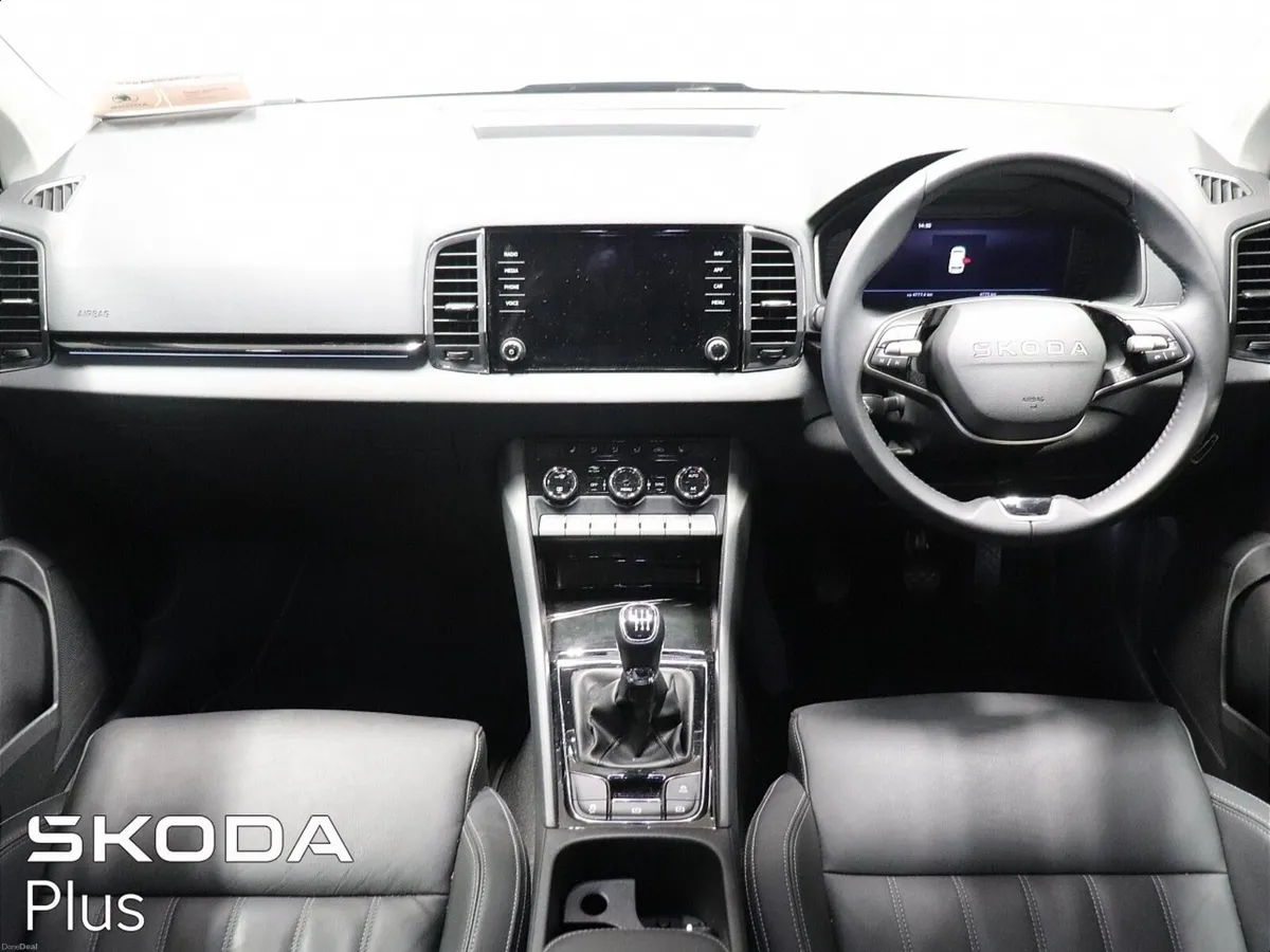 Skoda Karoq SELECTION PLUS 2.0TDI 115HP - Image 2
