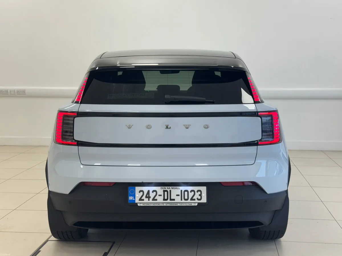 Volvo EX30 2024 - Image 3