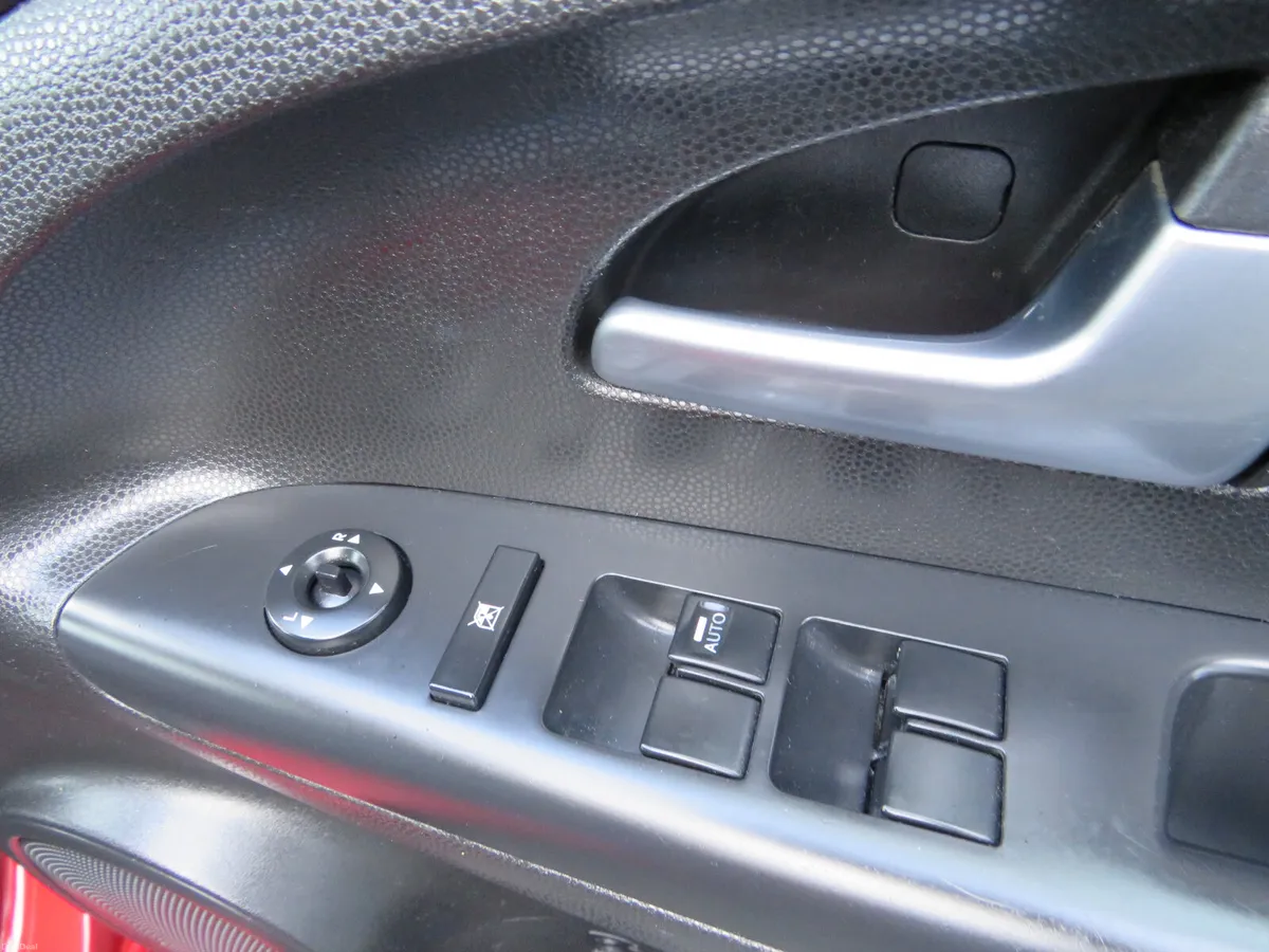 Kia Venga 2012 5DR DIESEL NCTD & TAXED - Image 2