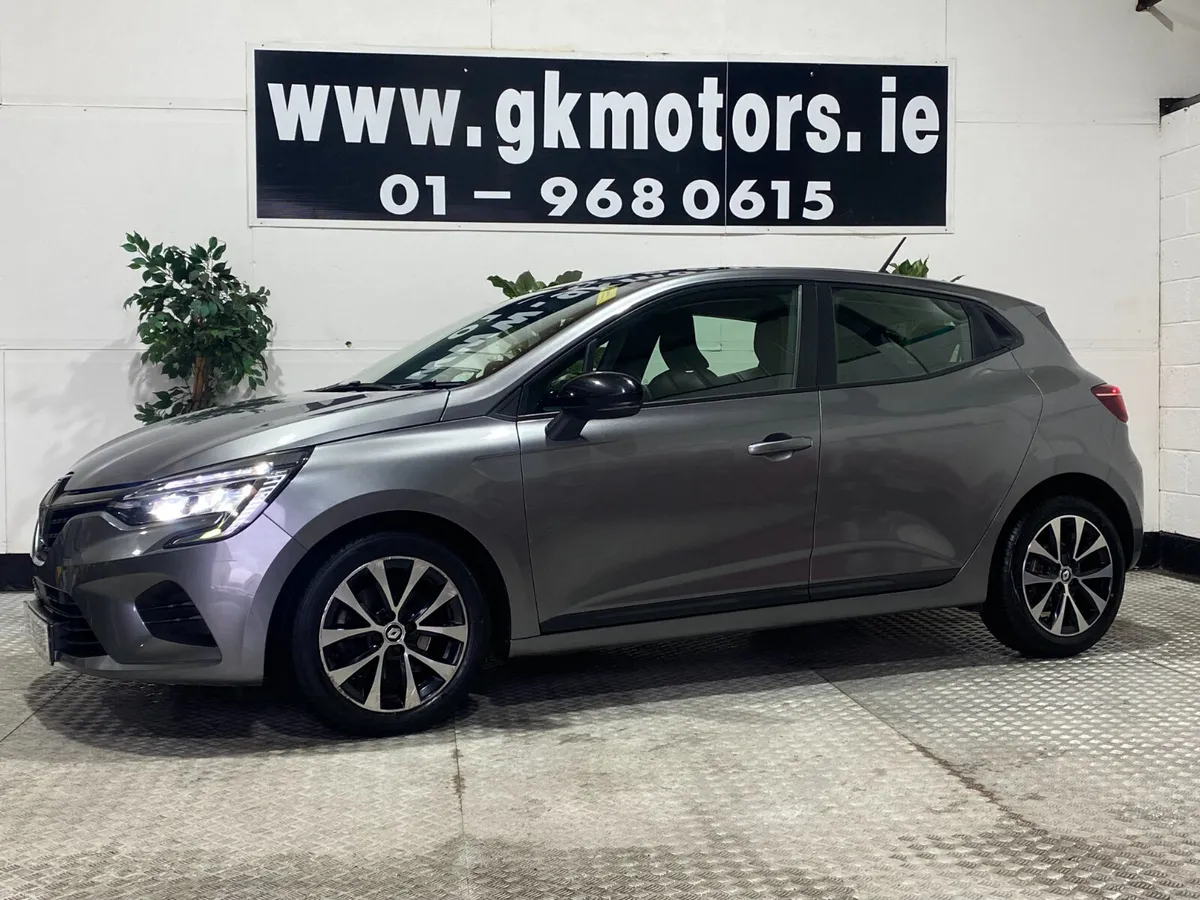 Renault Clio 2023//AUTO//FINANCE AVAILABLE/// - Image 3