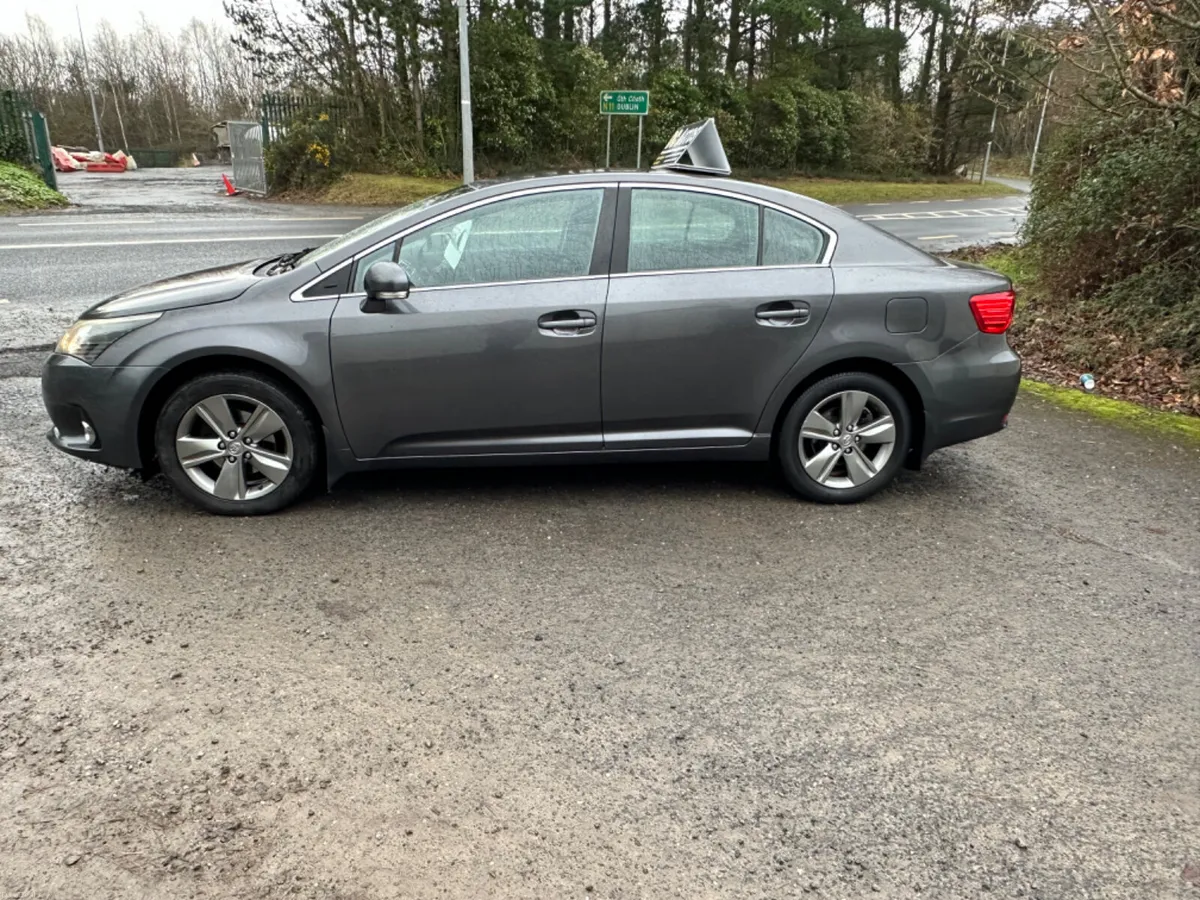 Toyota Avensis 2014 - Image 2