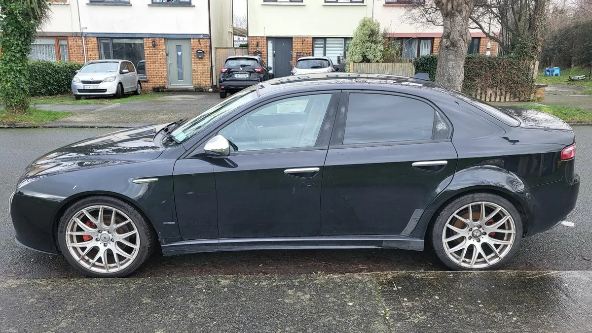 Alfa Romeo 159 2006 - Image 2