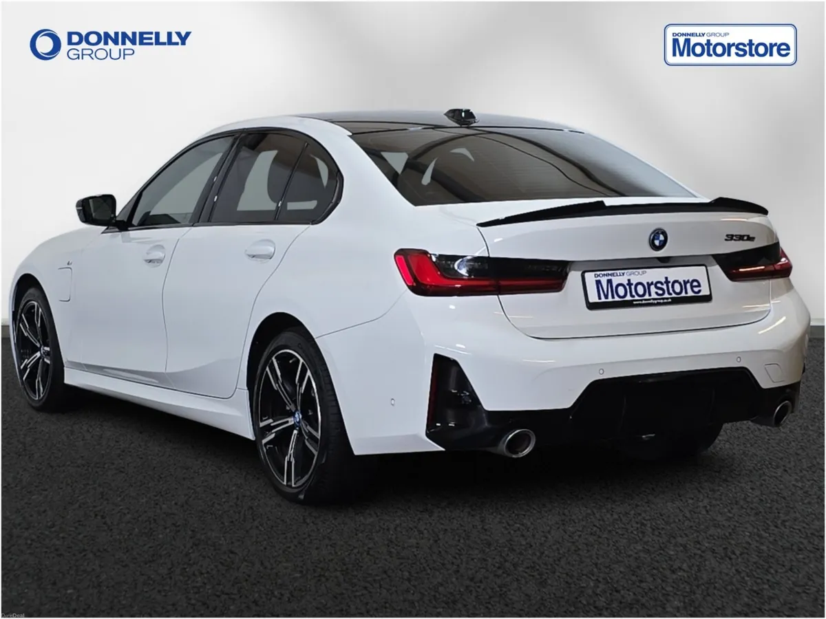 BMW 3 Series Saloon M Sport - Image 2