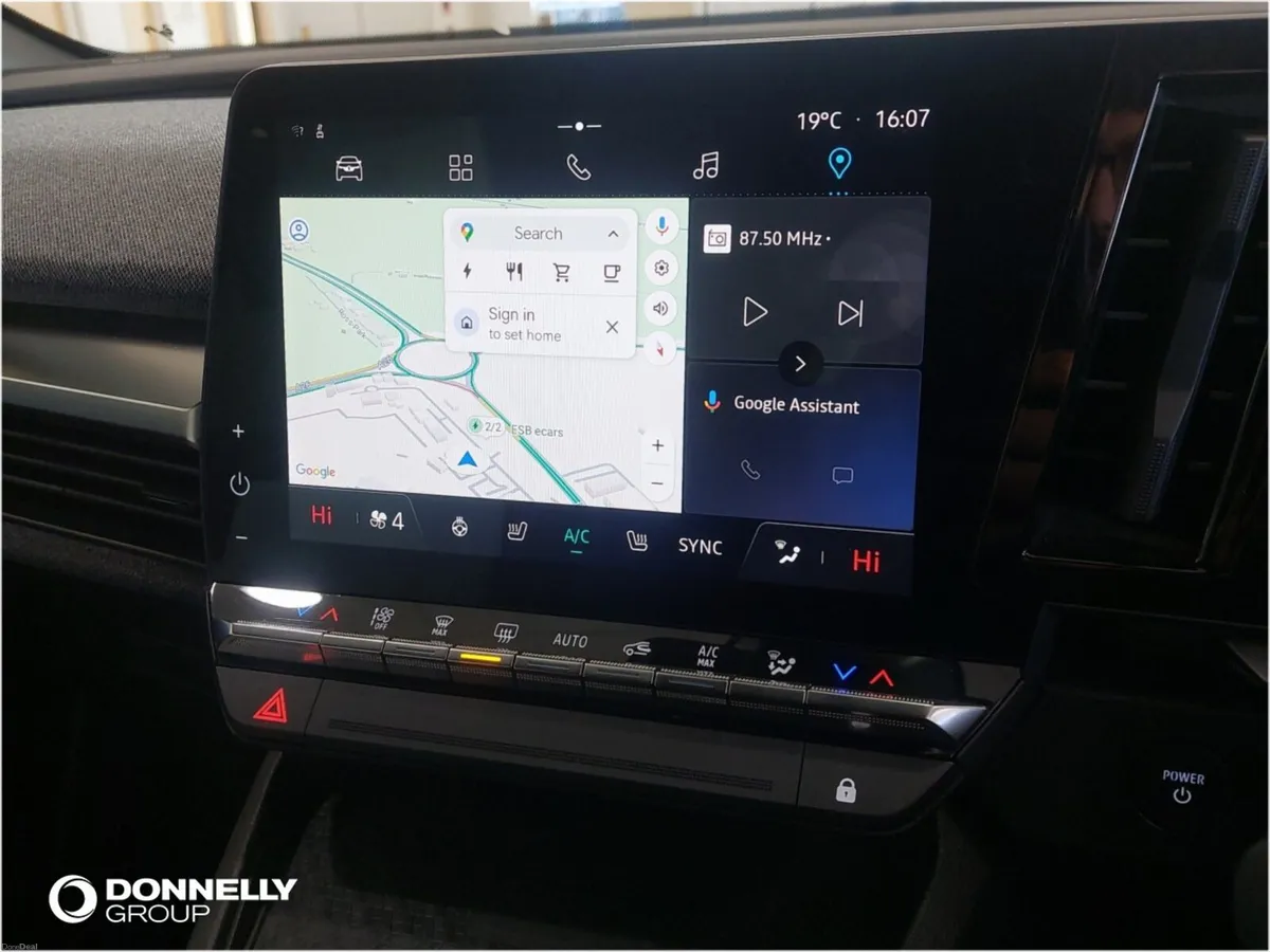 Renault Megane E-Tech Hatchback Special Edition La - Image 3