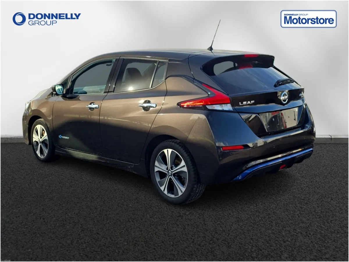 Nissan LEAF Hatchback Tekna - Image 2