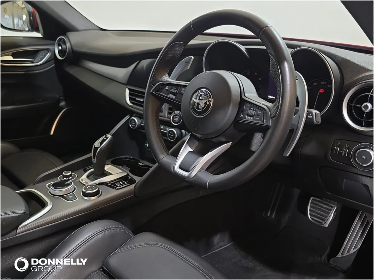 Alfa Romeo Giulia Saloon Veloce - Image 4