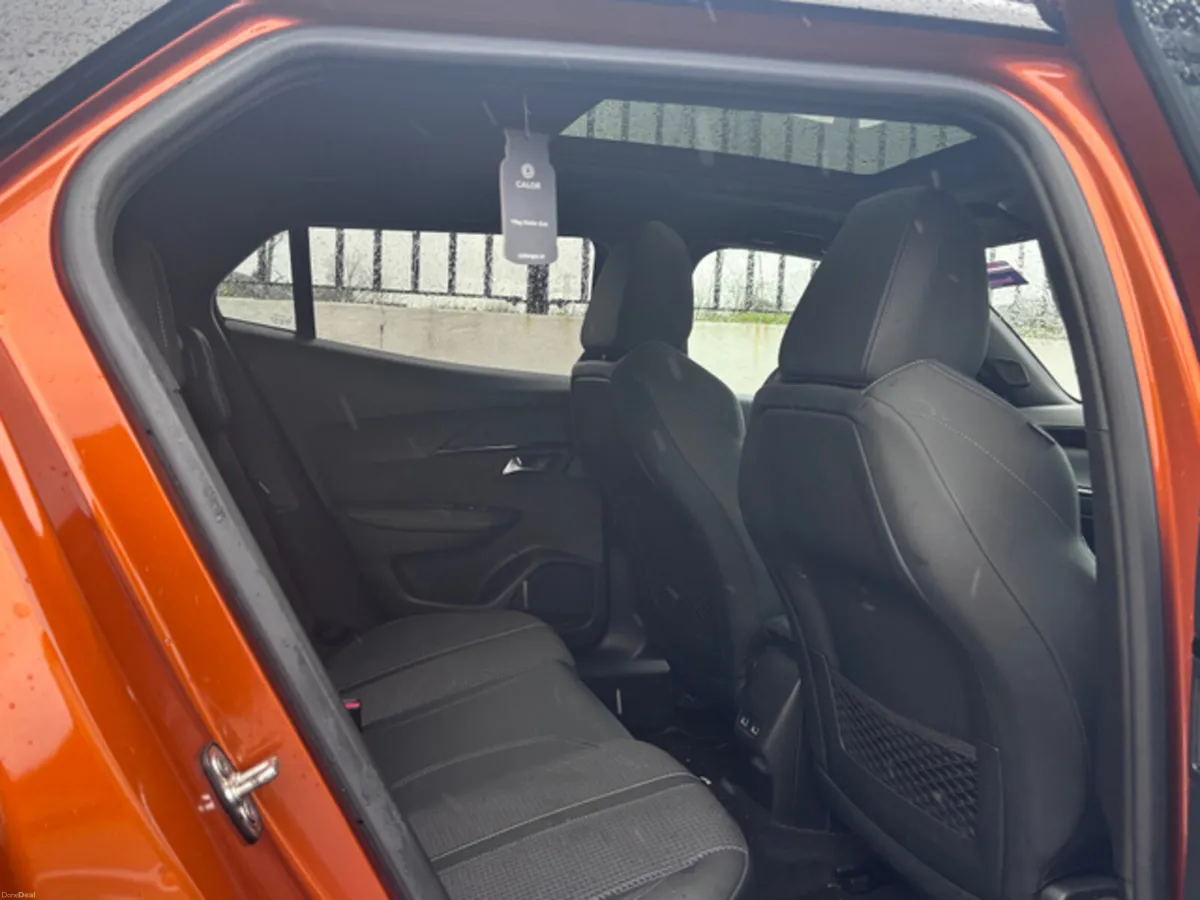 PEUGEOT 2008 GT EV 5DR AUTO // HIGH SPEC - Image 4