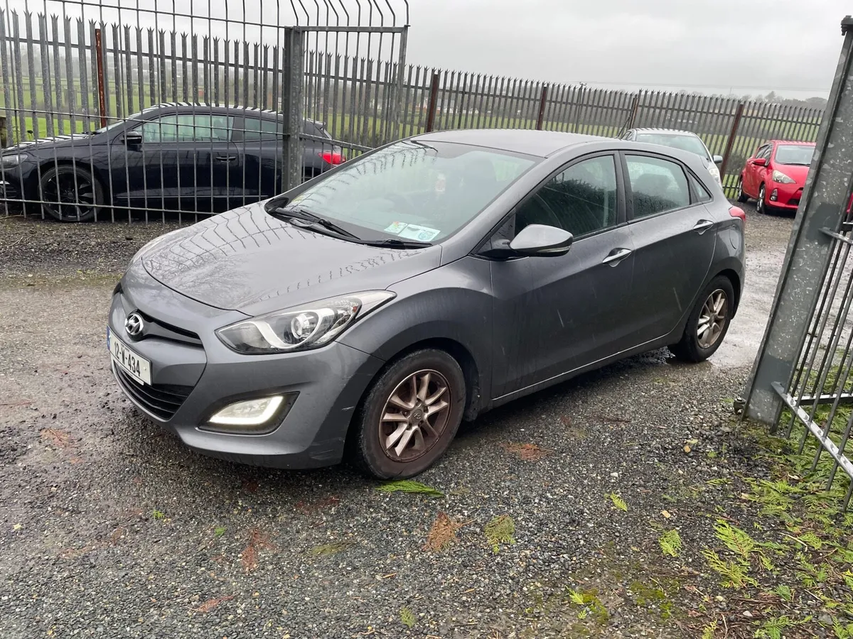 12 Hyundai i30  1.6 d - Image 1
