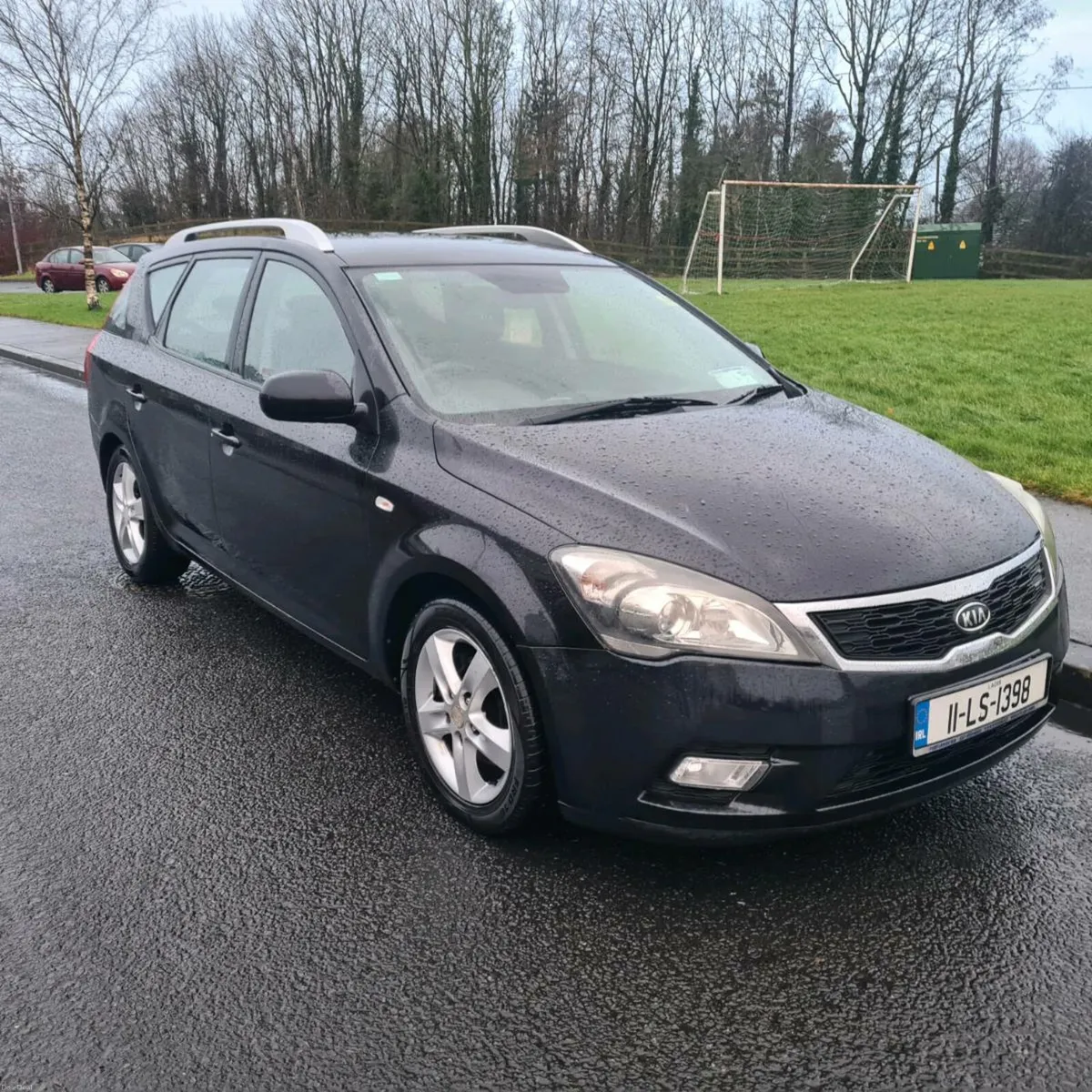 2011 Kia ceed nct till 10/26 and taxed - Image 1