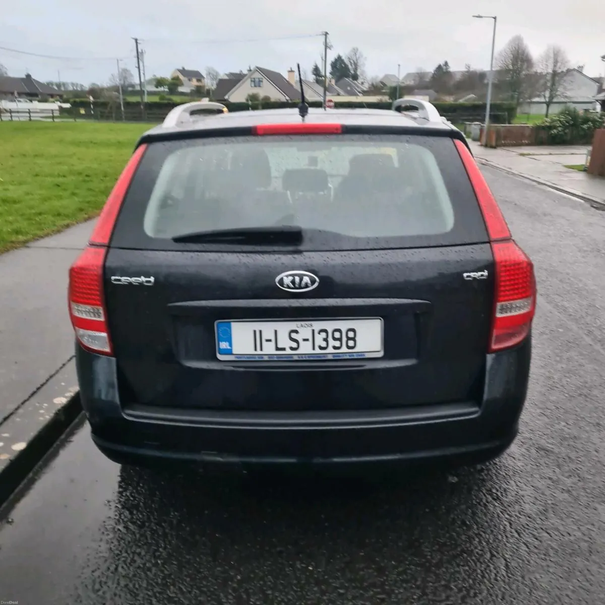 2011 Kia ceed nct till 10/26 and taxed - Image 3