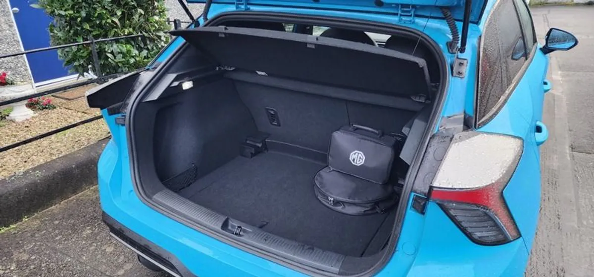 2023 Mg4 Exclusive Lr 64kWh - Image 3