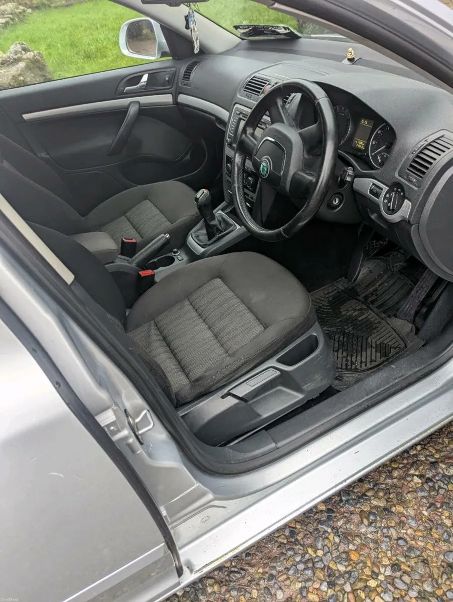 Skoda Octavia estate - Image 4