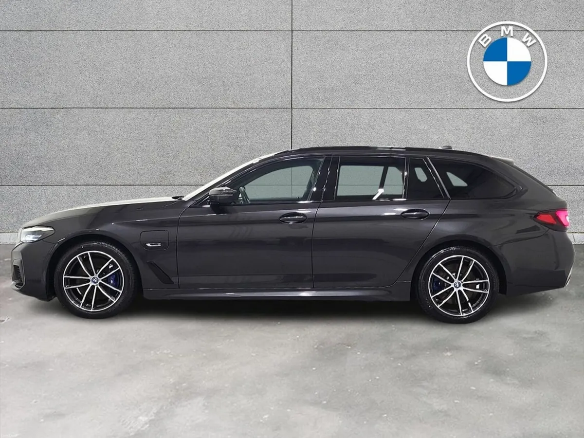 BMW 5-Series 530e M Sport Touring - Image 4