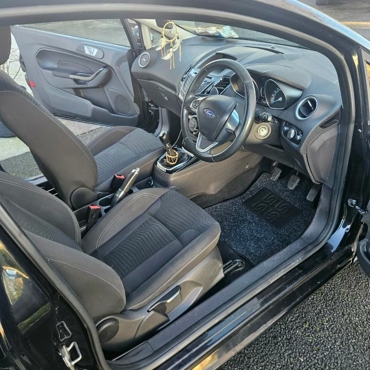 Ford Fiesta Zetec - Image 4