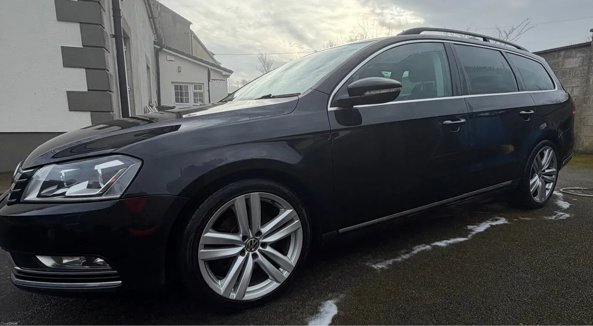 Volkswagen Passat - Image 2