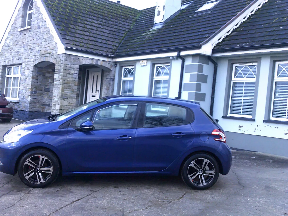 Peugeot 208 2015 - Image 4
