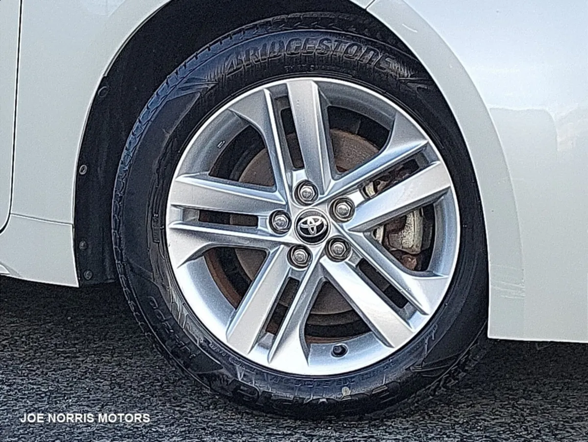 Toyota Corolla 1.8 G Hybrid Sport Automatic - Image 5
