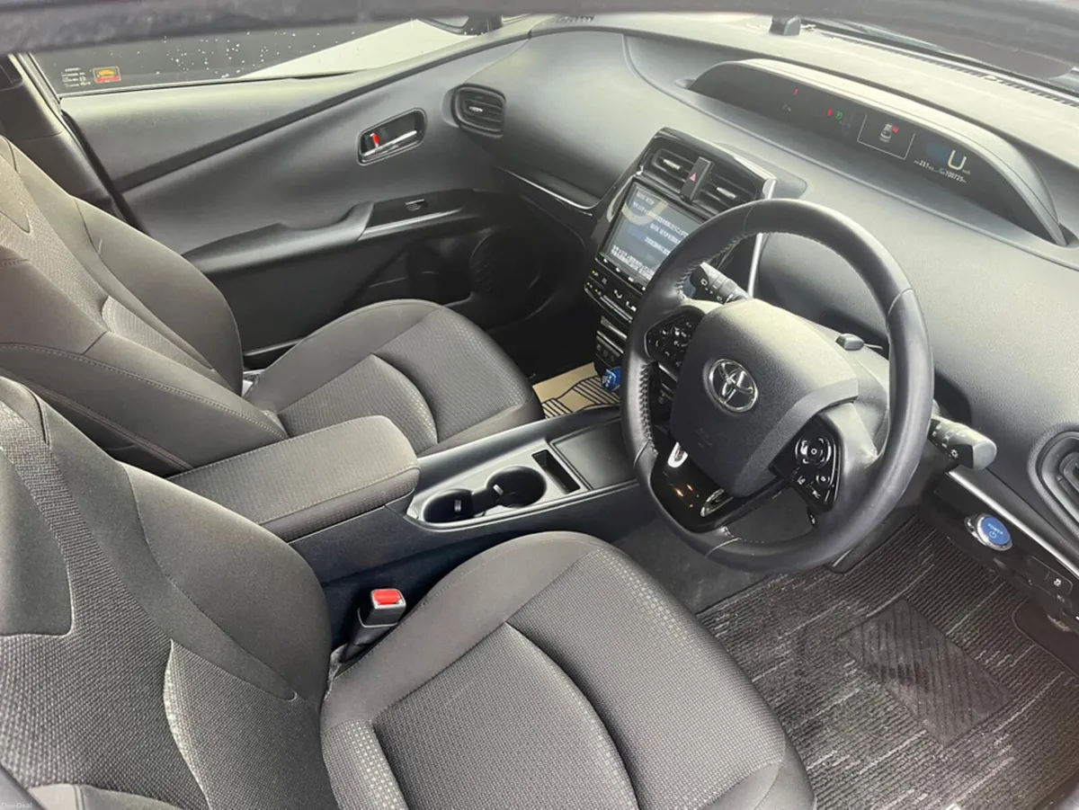 Toyota Prius TOURING EDITION SELF CHARGING HYBRID - Image 4