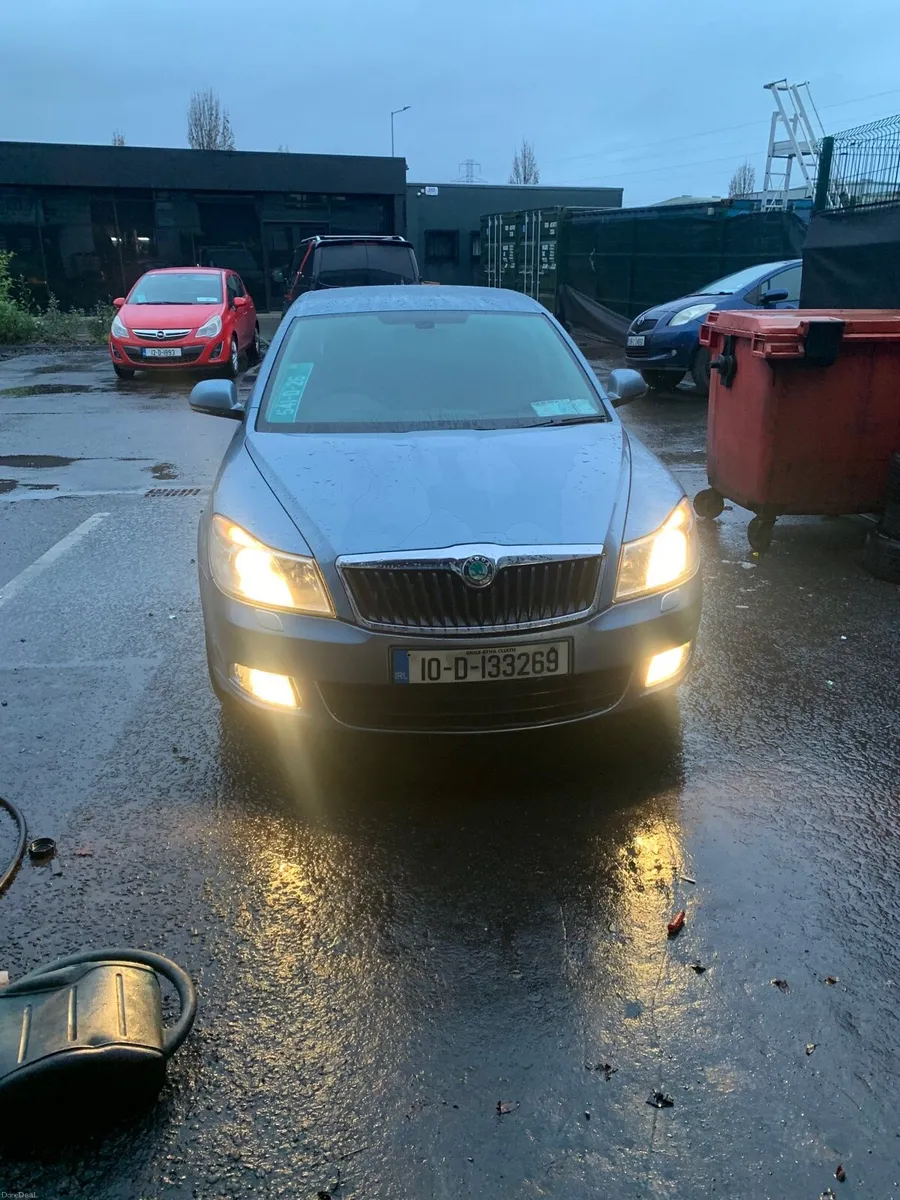 2010 Skoda Octavia 1.6 Diesel Automatic DSG - Image 2
