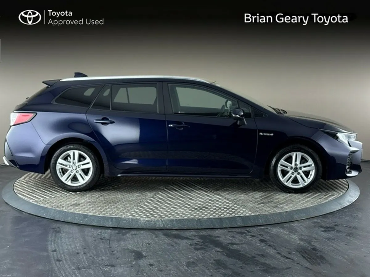 Suzuki Swace HYBRID MOTION CVT - Image 3