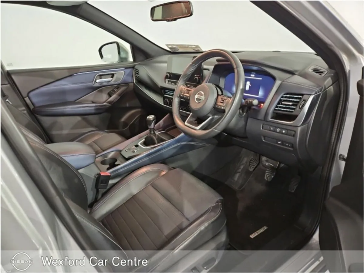 Nissan Qashqai 1.3 PET MILD HYBRID SV Tech - Image 3