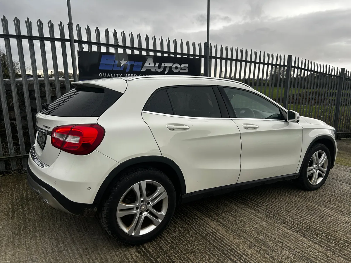 Mercedes-Benz GLA  Style 4 Matic 2017 - Image 4