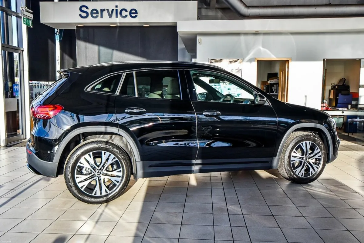 Mercedes-Benz GLA 180d Progressive Night Pack Auto - Image 3