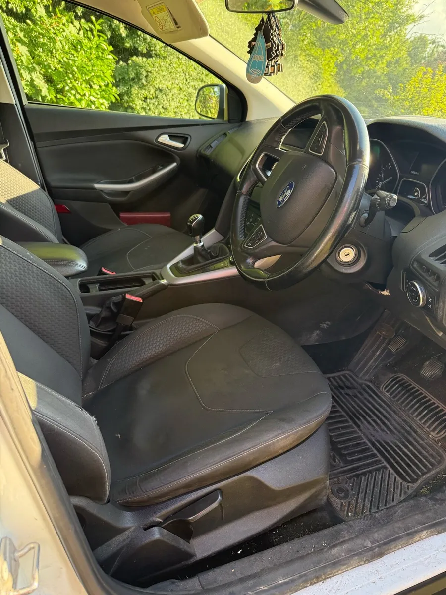 Ford Focus Zetec 5DR 1.5TD 95PS 6SPD - Image 3