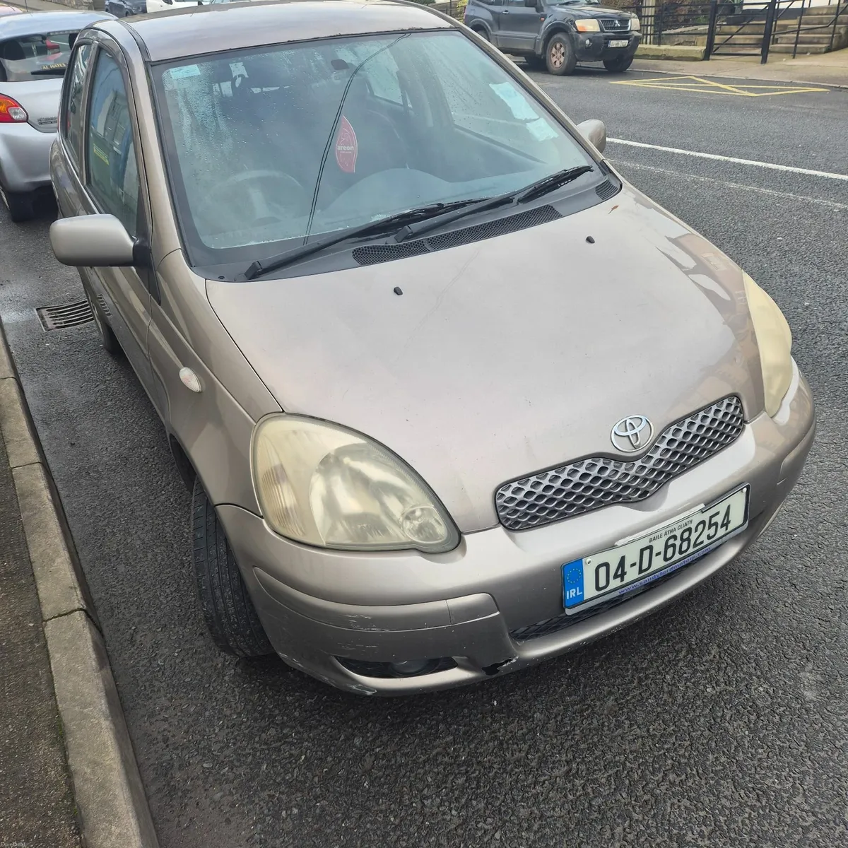 Toyota Yaris 2004 - Image 2