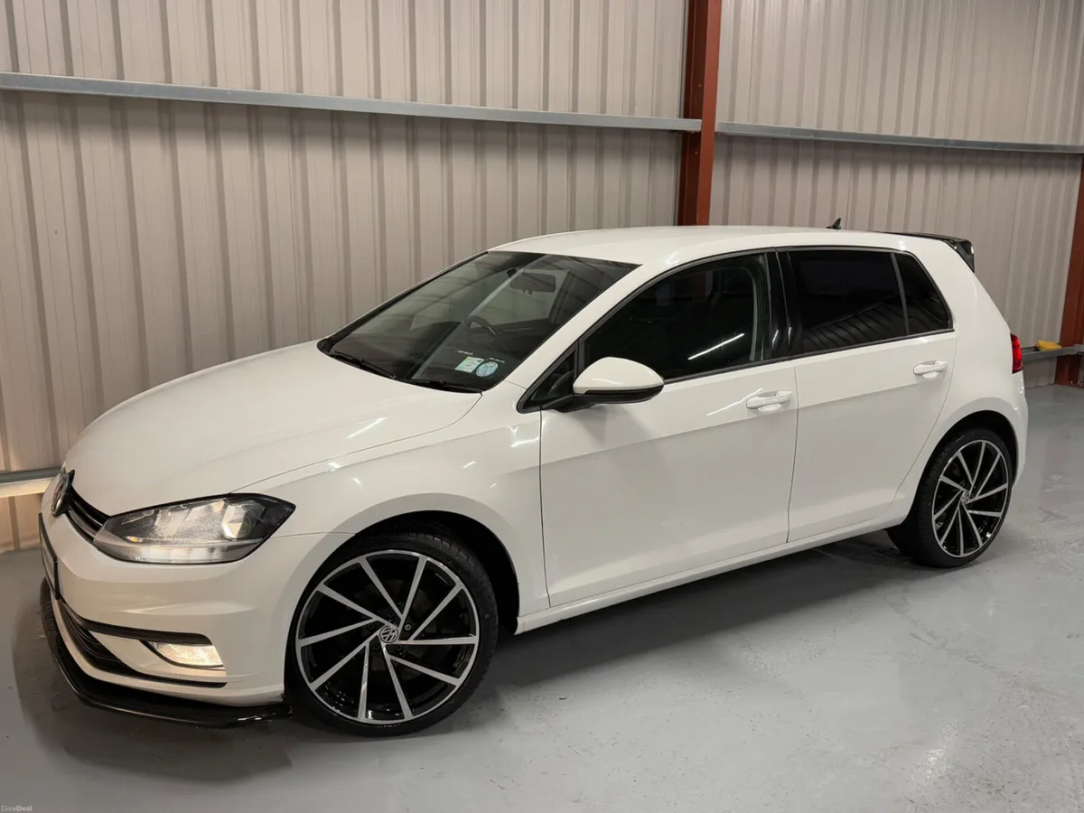 2017 Volkswagen Golf 1.6TDI - Image 2