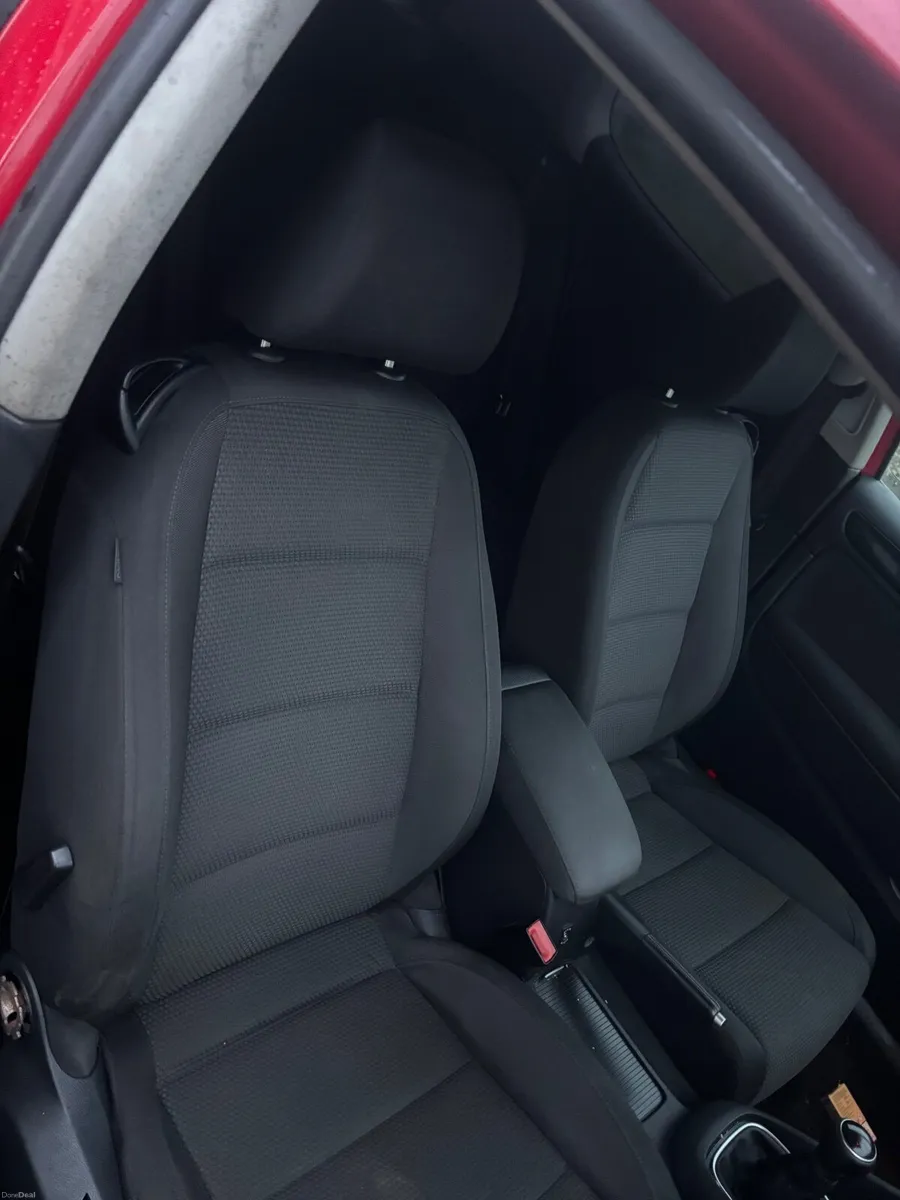 Volkswagen Golf 2009 - Image 4