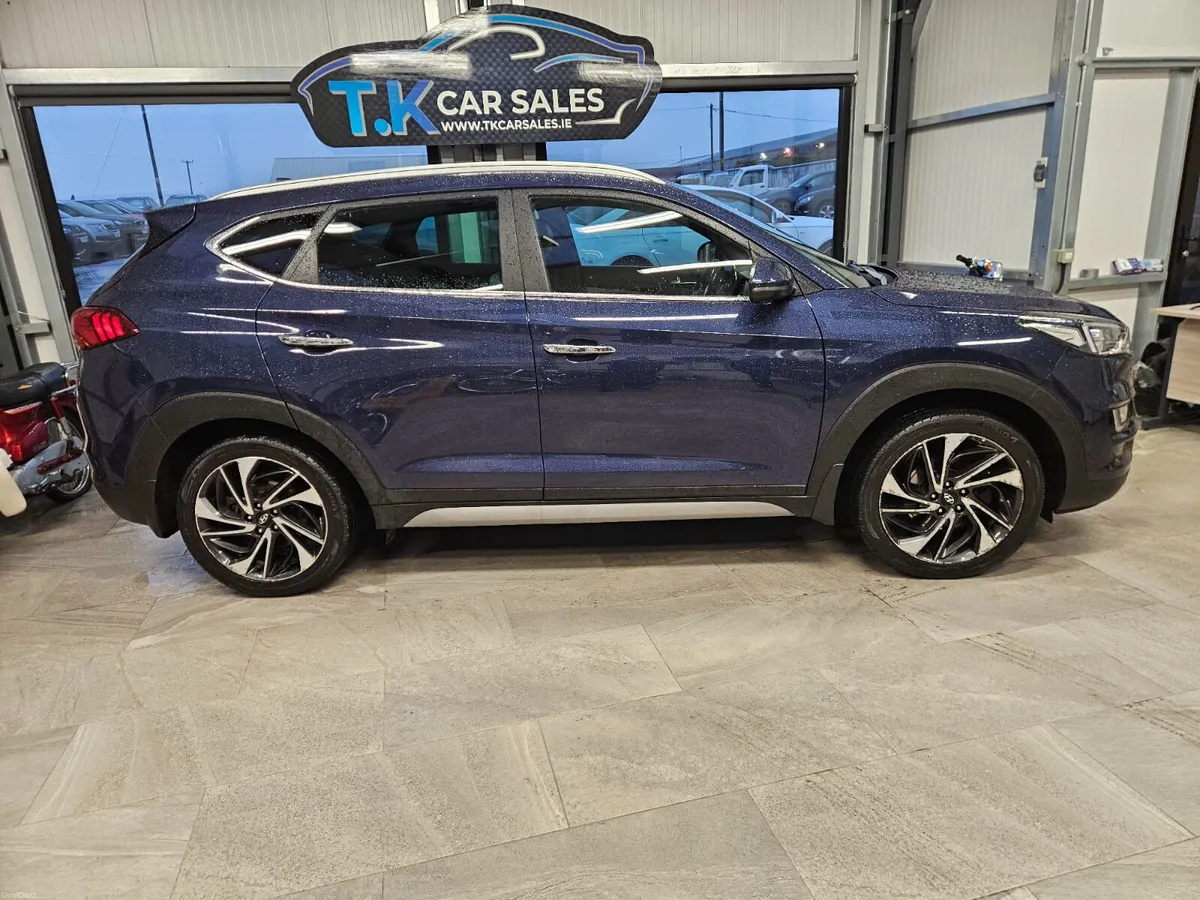 20 HYUNDAI TUCSON  EXECUTIVE PLUS EDITION - Image 4