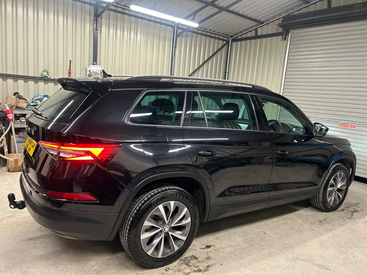 SKODA KODIAQ 2.0TDI 150 SE DRIVE AUTO - Image 3