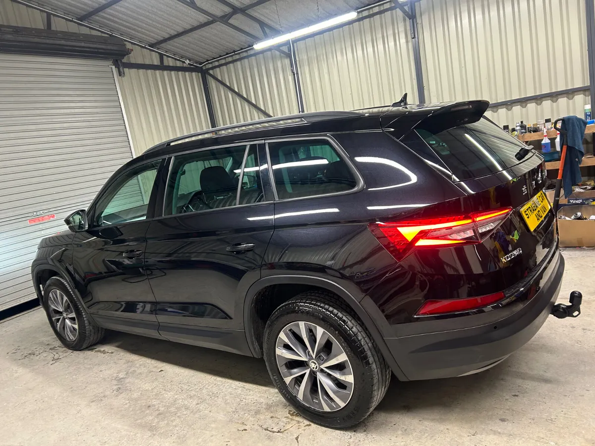 SKODA KODIAQ 2.0TDI 150 SE DRIVE AUTO - Image 4