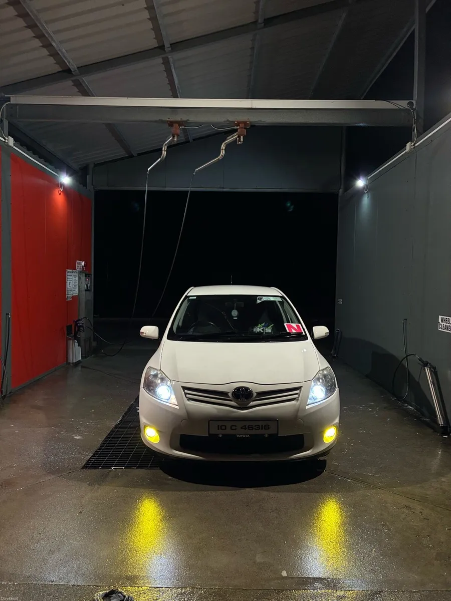 2010 Toyota Auris TR manual - Image 4