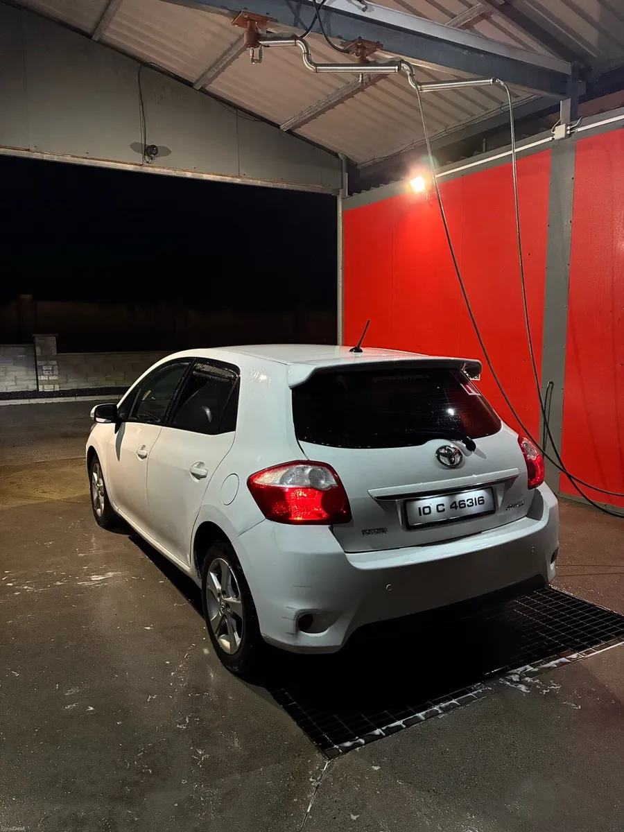 2010 Toyota Auris TR manual - Image 3