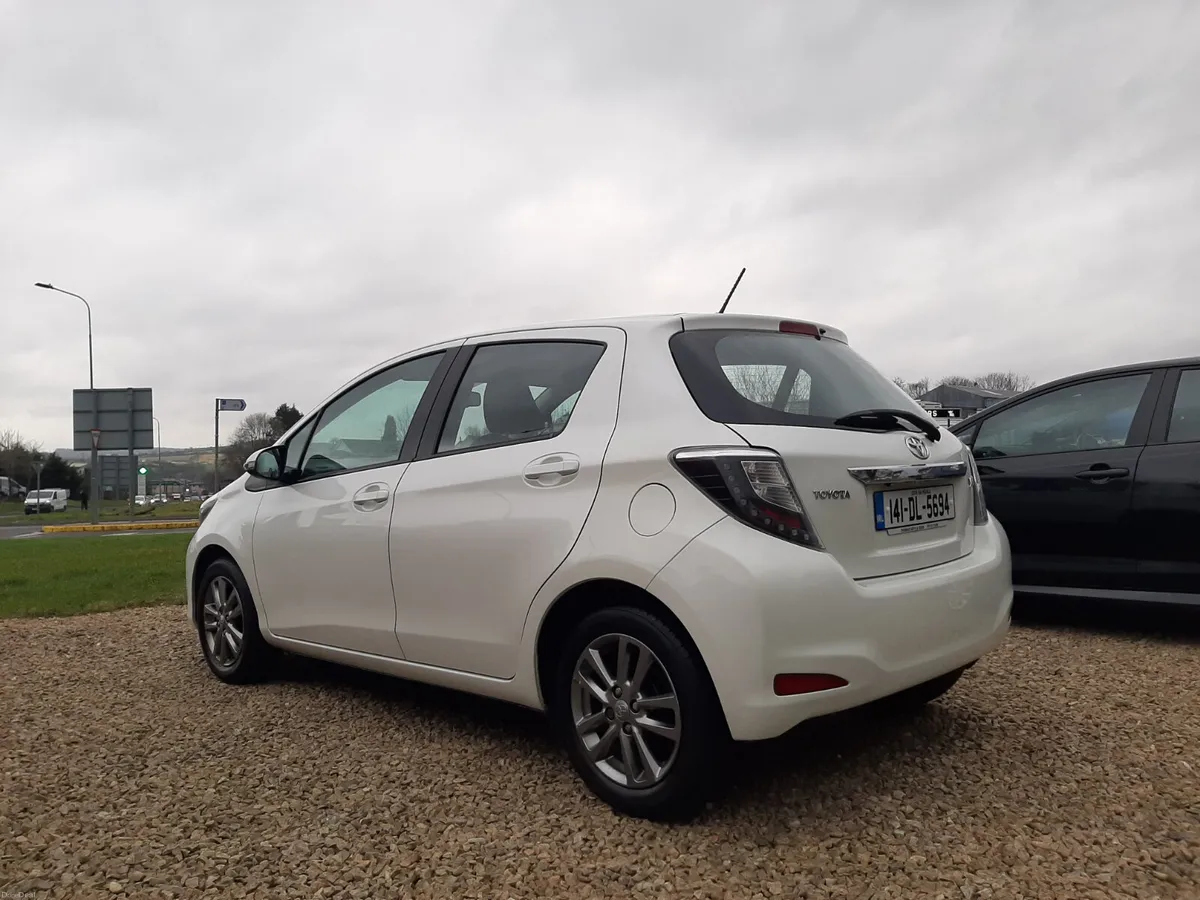2014 Toyota Yaris 1.3 vvti Icon+ - Image 4