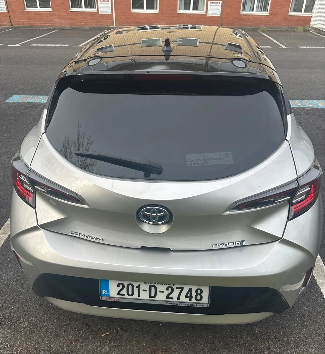 2020 Toyota Corolla Hybrid Luna sport HB - Image 3