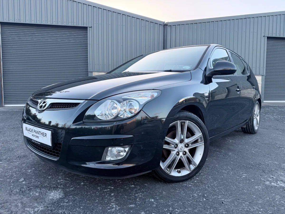 Hyundai i30 09’ Premium 1.6 Diesel LOW MILEAGE - Image 2