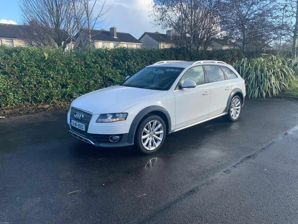 Audi A4 2010  allroad quattro tdi - Image 2